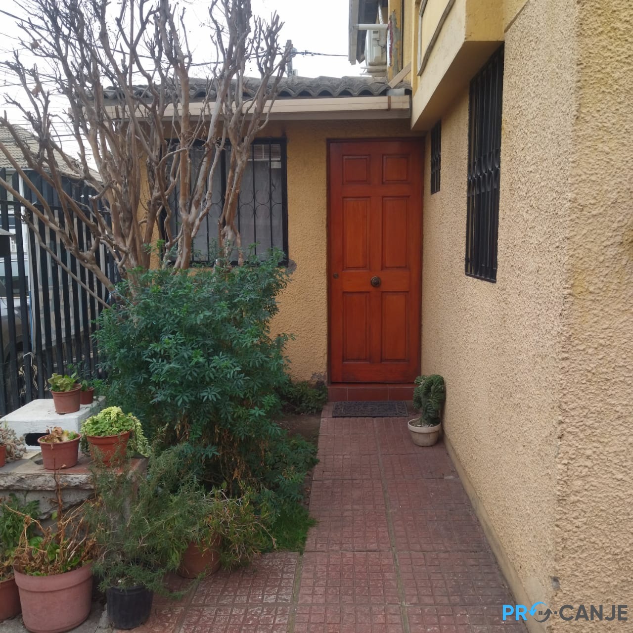 ¡Amplia casa en La Florida: 4 hab y 3 baños!