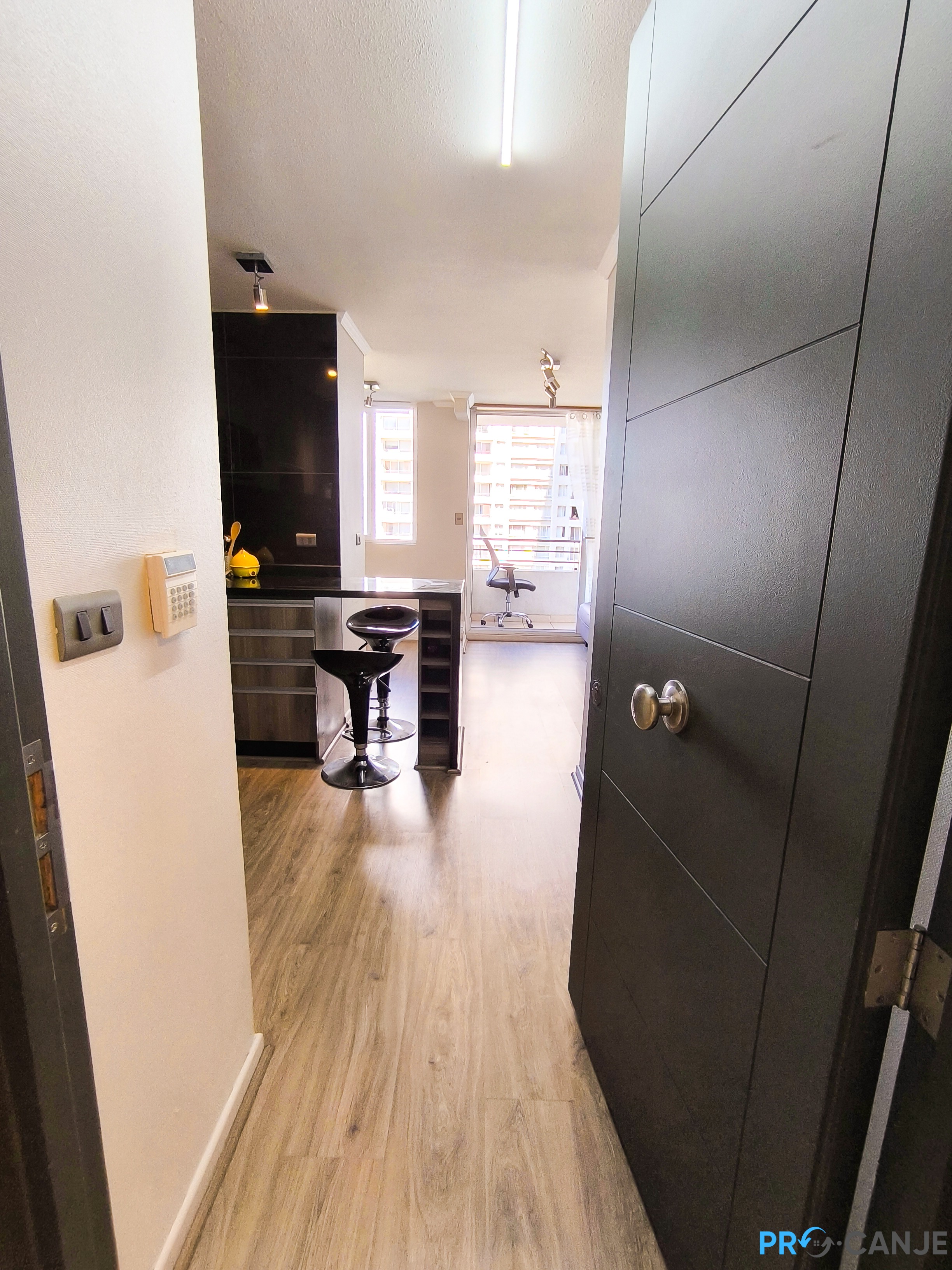Hermoso y muy bien iluminado Home Estudio, amoblado en venta!