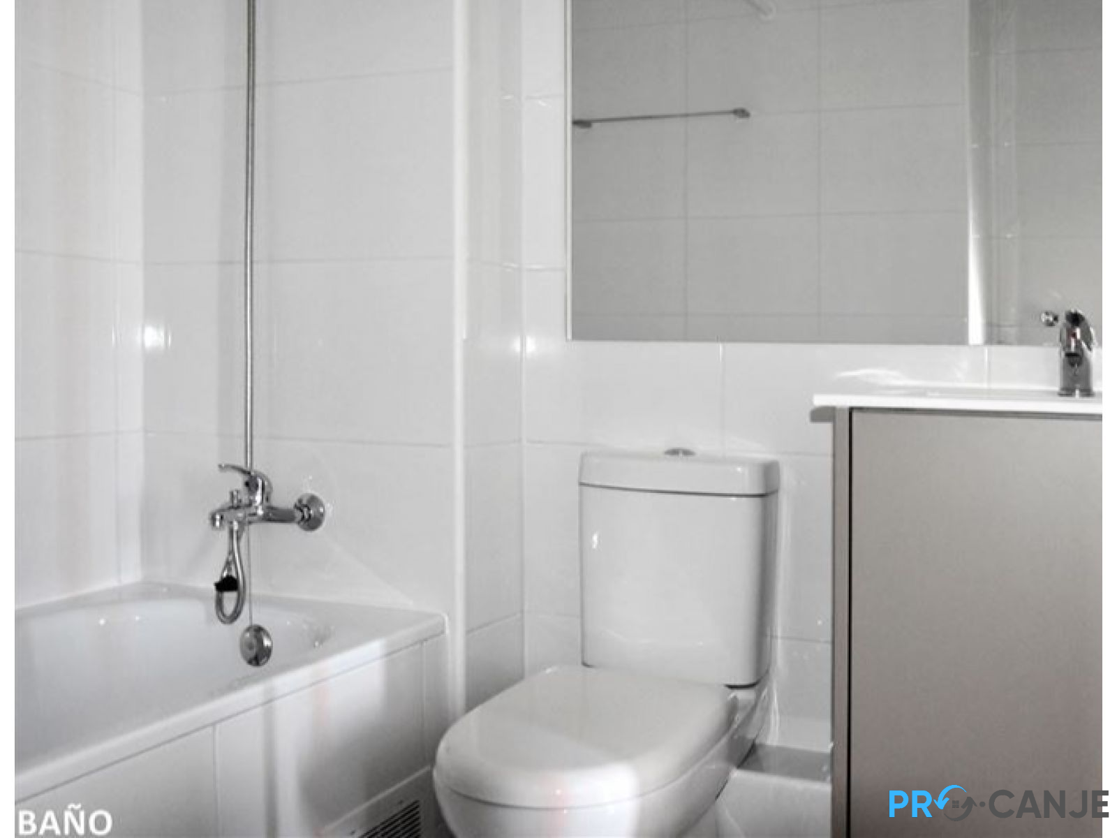 Departamento EXCELENTE PRECIO de Venta De 2D 1B En Macul UF 3.050 - EN VENTA